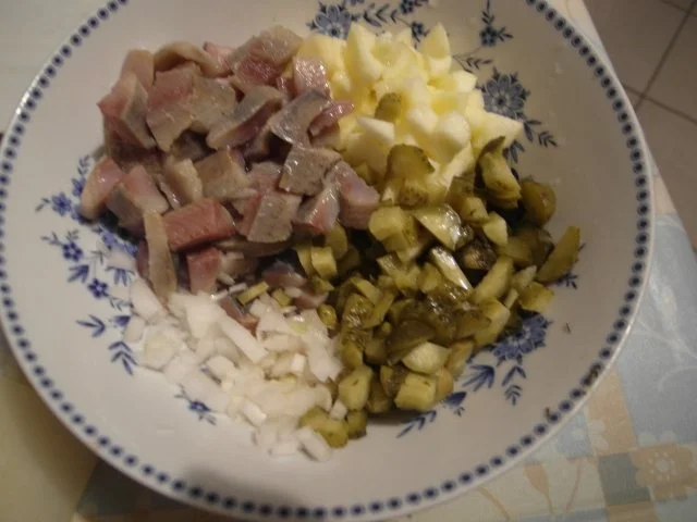 Großmutters Heringssalat, etwas aufgepeppt - Rezept - Bild Nr. 3