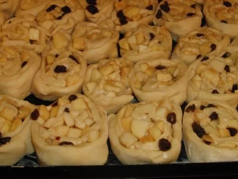 Rezept: Apfel-Rosinen-Schneckenkuchen Bild Nr. 4 Apfel-Rosinen-Schneckenkuchen - Rezept - Bild Nr. 4