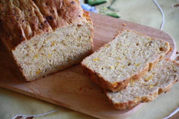 Maisbrot mit Cheddarkäse und Lauchzwiebeln - Rezept mit Bild - kochbar.de