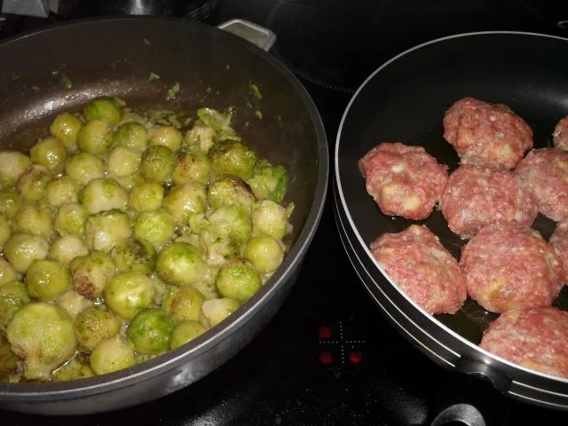 Rezept: Berliner Bulette mit Rosenkohl Bild Nr. 4 Berliner Bulette mit Rosenkohl - Rezept - Bild Nr. 4