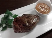 Rinderhüftsteak mit Erdnuss-sosse - Rezept