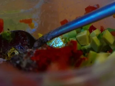 Rezept: Avocado-Tomaten-Tatar Bild Nr. 5 Avocado-Tomaten-Tatar - Rezept - Bild Nr. 5