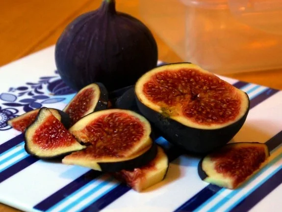 Rezept: Quark-Vanille-Parfait mit frischen Wodka-Feigen Bild Nr. 6 Quark-Vanille-Parfait mit frischen Wodka-Feigen - Rezept - Bild Nr. 6