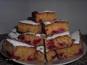 Himbeeren in weißer Kuvertüre-Rührteig - Rezept