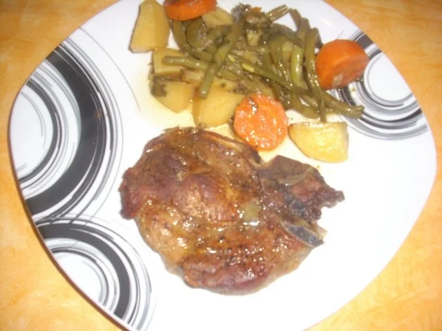 Rezept: Schweinekotelett mit Gemüse aus dem Ofen Bild Nr. 8 Schweinekotelett mit Gemüse aus dem Ofen - Rezept - Bild Nr. 8