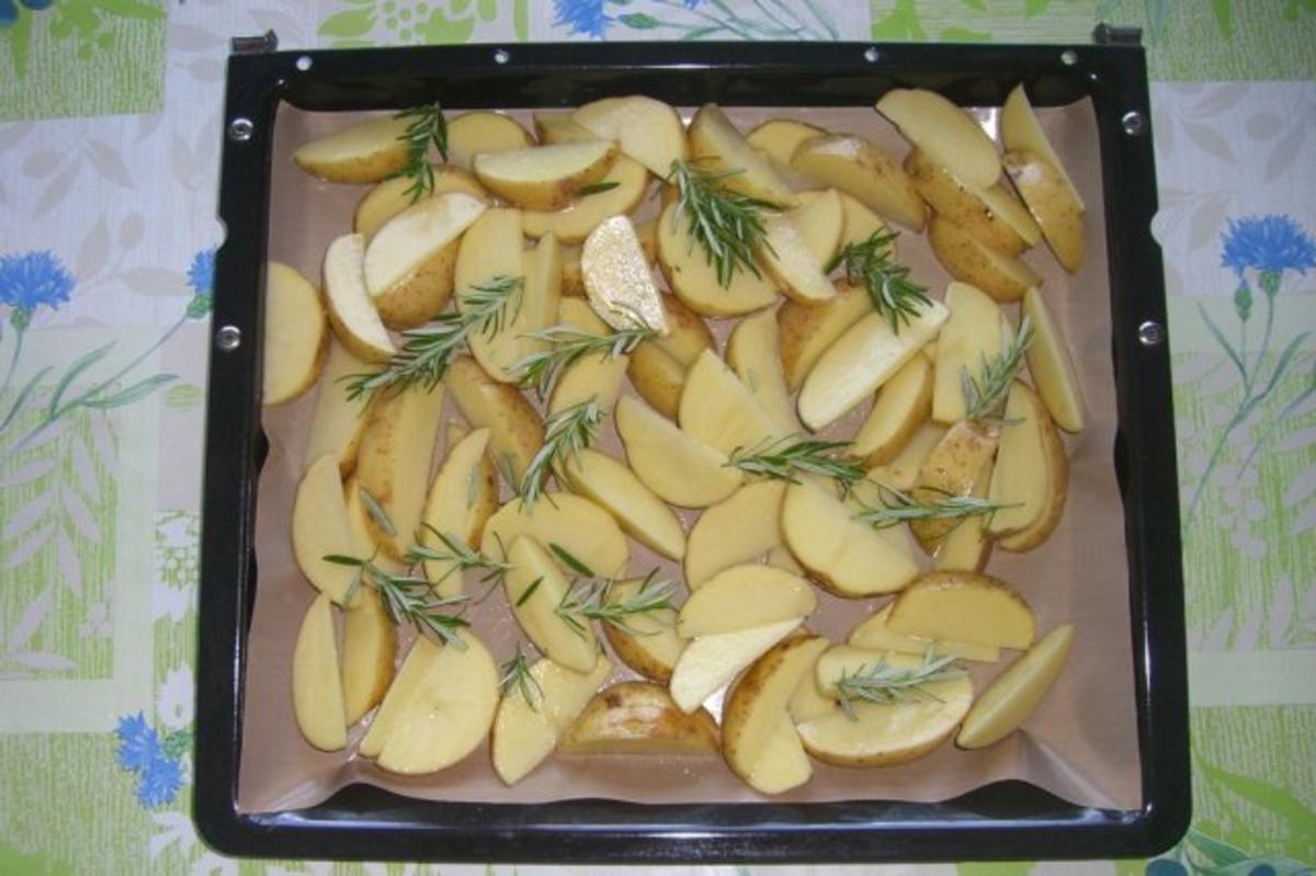 Rosmarinkartoffeln mit Kräuterquark - Rezept - Bild Nr. 4