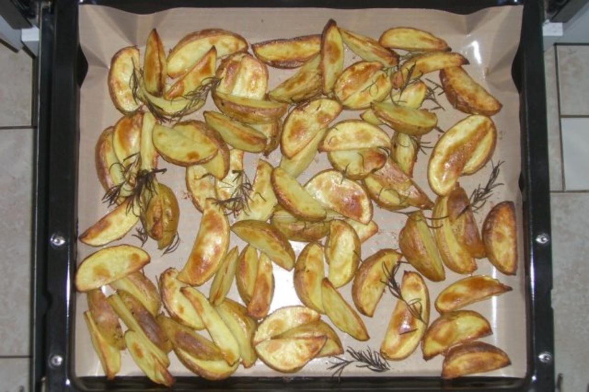Rosmarinkartoffeln mit Kräuterquark - Rezept - Bild Nr. 5