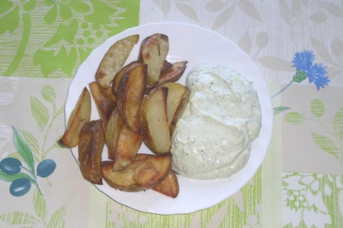 Bilder für Rosmarinkartoffeln mit Kräuterquark - Rezept