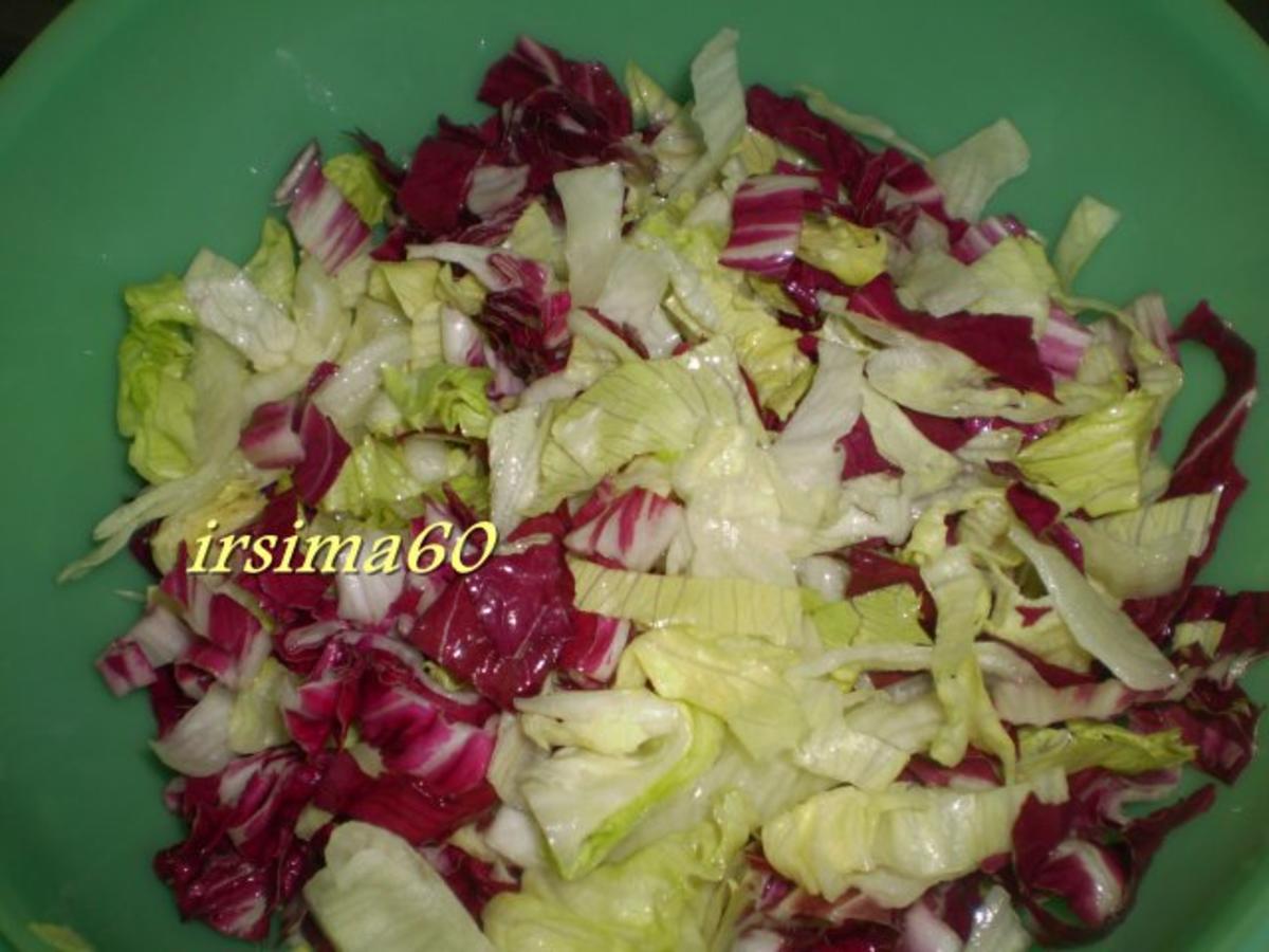 Gemischter Blattsalat mit Pflaumen und fruchtigen Dressing - Rezept - Bild Nr. 3