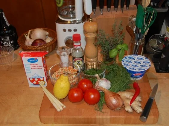 Rezept: RAVIOLIS AUX QUEUES D'ECREVISSES ET BEURRE BLANC RAVIOLIS AUX QUEUES D'ECREVISSES ET BEURRE BLANC - Rezept