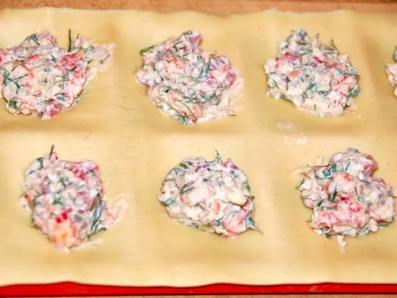 Rezept: RAVIOLIS AUX QUEUES D'ECREVISSES ET BEURRE BLANC Bild Nr. 11 RAVIOLIS AUX QUEUES D'ECREVISSES ET BEURRE BLANC - Rezept - Bild Nr. 11