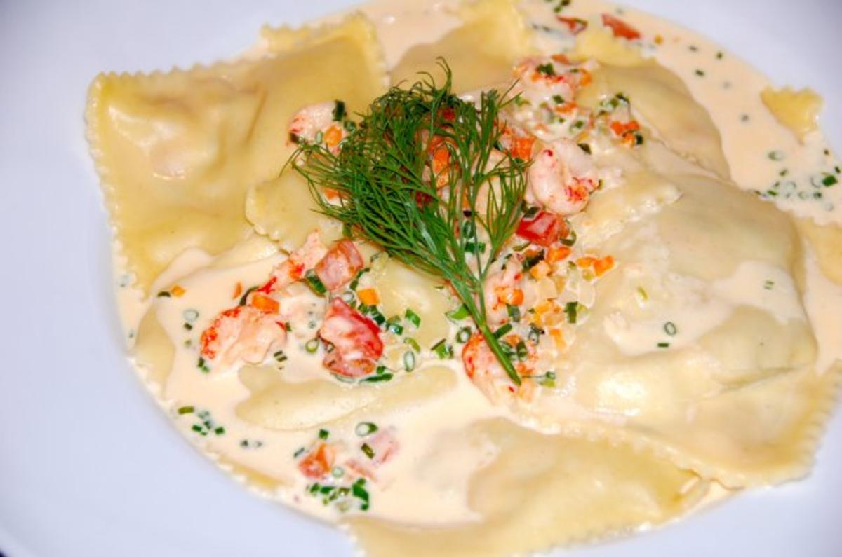 RAVIOLIS AUX QUEUES D'ECREVISSES ET BEURRE BLANC - Rezept - Bild Nr. 17