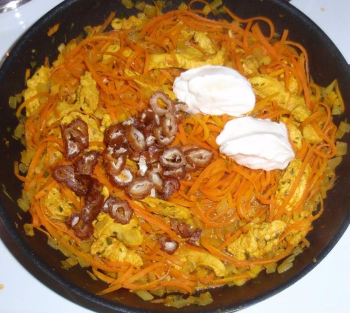 Hähnchenbruststreifen mit Spaghetti und Dattel-Rahmsoße - Rezept - Bild Nr. 9