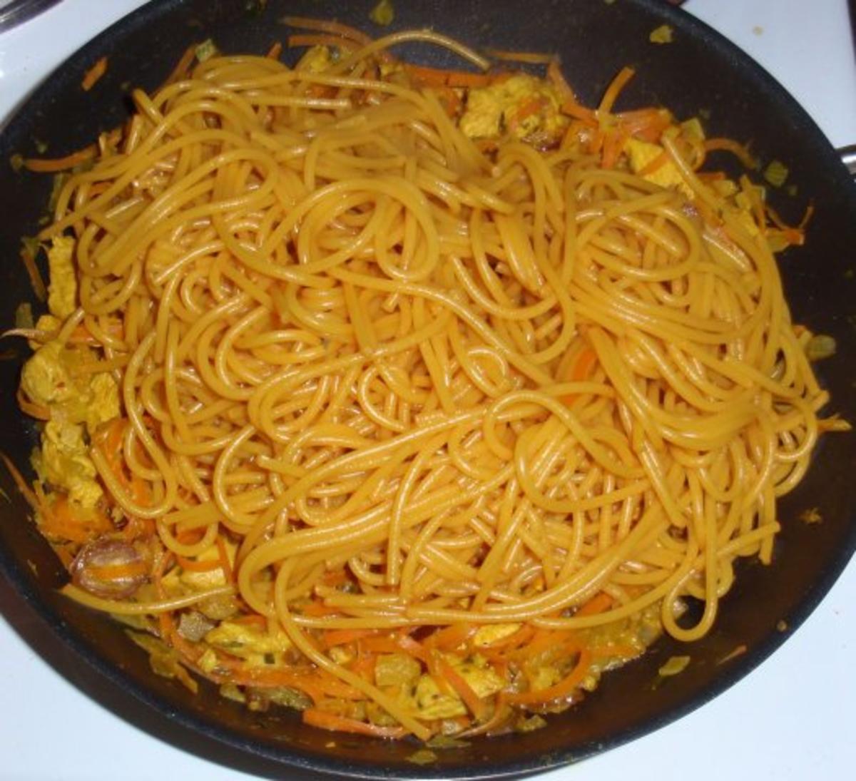 Hähnchenbruststreifen mit Spaghetti und Dattel-Rahmsoße - Rezept - Bild Nr. 11
