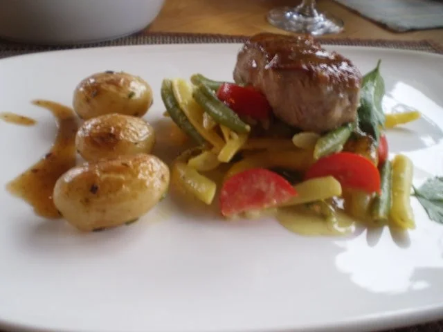 Rezept: Kalbsfilet mit buntem Bohnengemüse Kalbsfilet mit buntem Bohnengemüse - Rezept