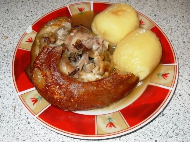 Rezept: Knusprig gebackene Schweinshaxe Knusprig gebackene Schweinshaxe - Rezept