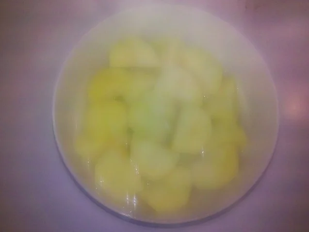 Eier: Mexik. Spiegeleier mit Gorgonzola-Spinat und Salzkartoffeln - Rezept - Bild Nr. 5