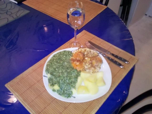 Eier: Mexik. Spiegeleier mit Gorgonzola-Spinat und Salzkartoffeln - Rezept - Bild Nr. 7