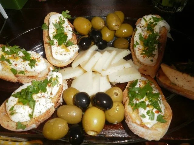 Rezept: Bruschetta mit Mozzarella, Chili und Zitrone Bild Nr. 3 Bruschetta mit Mozzarella, Chili und Zitrone - Rezept - Bild Nr. 3