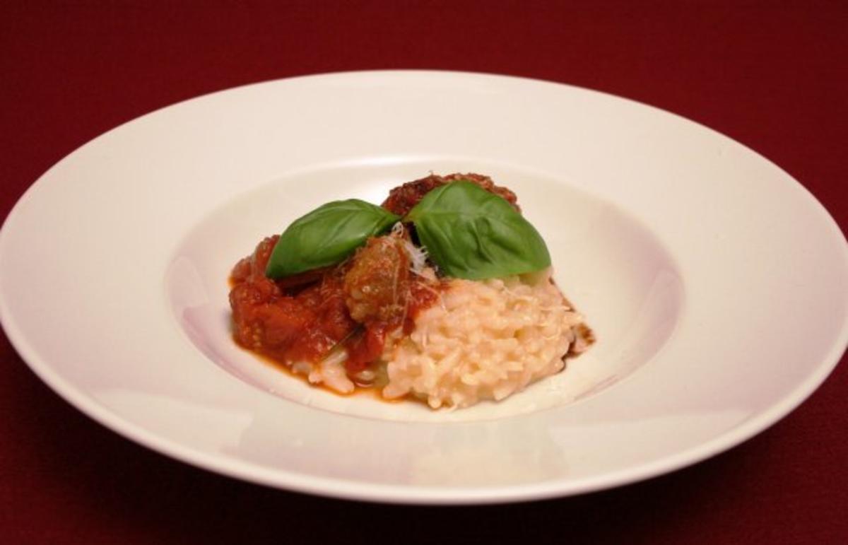 Bilder für Risotto mit Salsiccia-Ragout, Rucola und Balsamico - Rezept