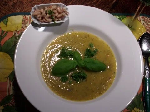 Rezept: KARTOFFELSUPPE aber mit Krabbenfleisch KARTOFFELSUPPE aber mit Krabbenfleisch - Rezept