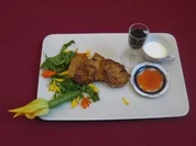 Rezept: Kartoffelsuppe mit Wasabi-Schmand, getrockneten Tomaten und Forellenkaviar Kartoffelsuppe mit Wasabi-Schmand, getrockneten Tomaten und Forellenkaviar - Rezept