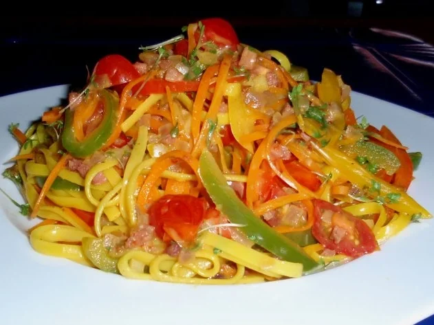 Rezept: Bunte Nudel-Gemüse-Pfanne Bunte Nudel-Gemüse-Pfanne - Rezept