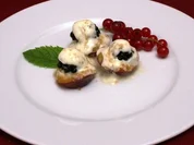 Gegrillte Pflaumen mit Brombeeren, Mascarpone und braunem Zucker - Rezept