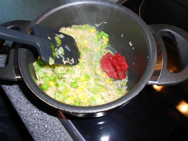 Rezept: Roter Gemüsereis, Vegetarisch, Mediterrane-Art Bild Nr. 4 Roter Gemüsereis, Vegetarisch, Mediterrane-Art - Rezept - Bild Nr. 4