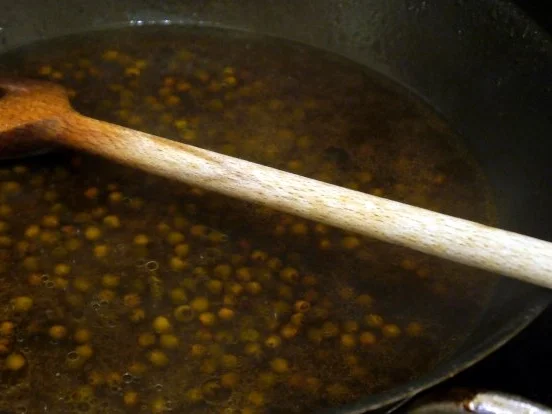 Rezept: Rinderhüftsteak mit Thymianpaprika und gebratenen Kartoffeln und Pfeffersauce Bild Nr. 5 Rinderhüftsteak mit Thymianpaprika und gebratenen Kartoffeln und Pfeffersauce - Rezept - Bild Nr. 5