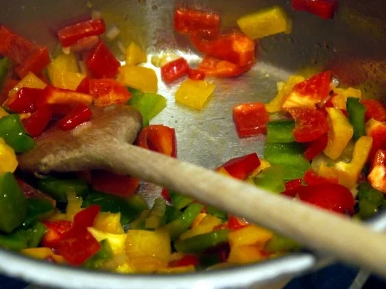 Rezept: Rinderhüftsteak mit Thymianpaprika und gebratenen Kartoffeln und Pfeffersauce Bild Nr. 6 Rinderhüftsteak mit Thymianpaprika und gebratenen Kartoffeln und Pfeffersauce - Rezept - Bild Nr. 6