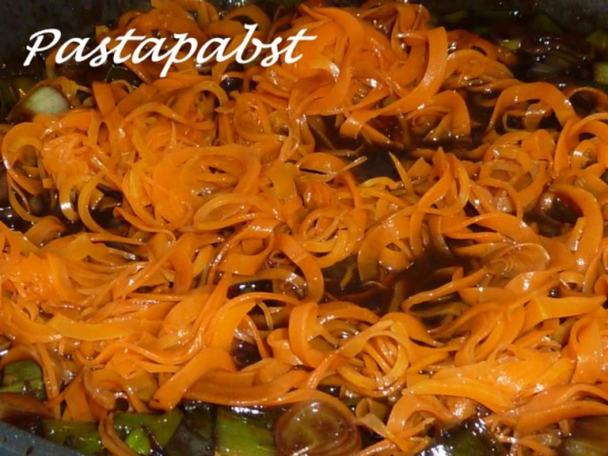 Filet mit Fächerkartoffeln und Balsamico-Möhren-Spaghetti - Rezept - Bild Nr. 7