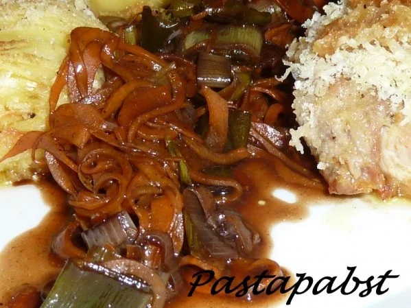 Filet mit Fächerkartoffeln und Balsamico-Möhren-Spaghetti - Rezept - Bild Nr. 8