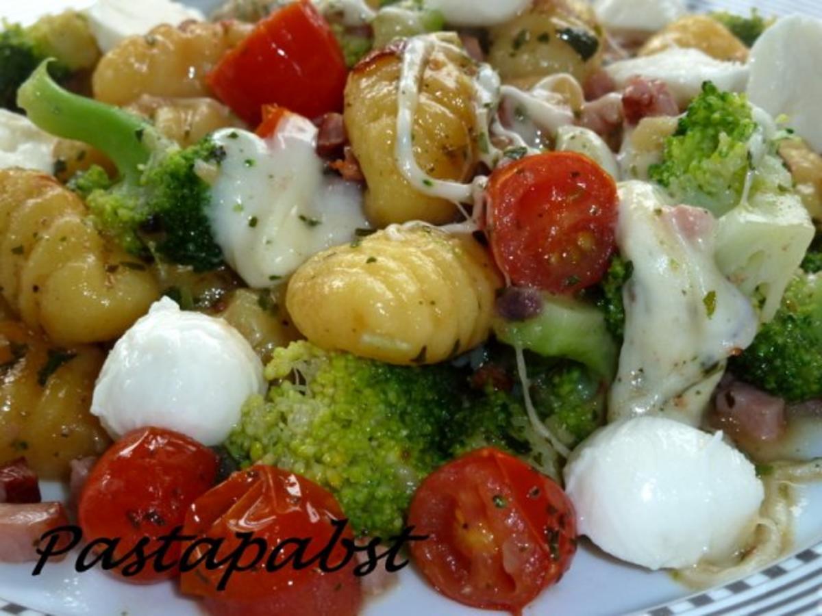 Gnocchi Tomate Mozzarella - Rezept