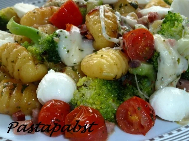 Rezept: Gnocchi Tomate Mozzarella Bild Nr. 2 Gnocchi Tomate Mozzarella - Rezept - Bild Nr. 2