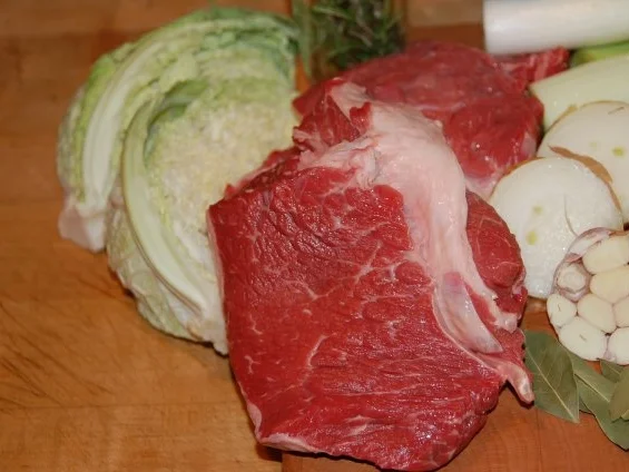 Rezept: POT - AU - FEU A L'ANCIENNE / SUPPENFLEISCH NACH ALTER ART Bild Nr. 2 POT - AU - FEU A L'ANCIENNE / SUPPENFLEISCH NACH ALTER ART - Rezept - Bild Nr. 2