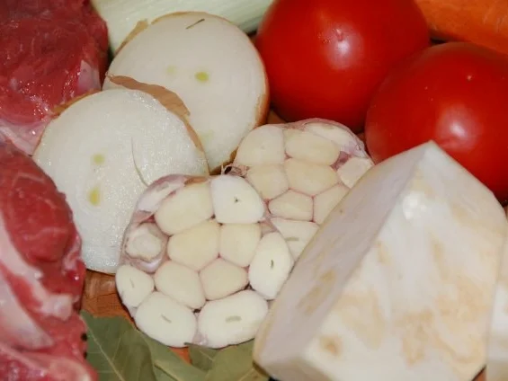 Rezept: POT - AU - FEU A L'ANCIENNE / SUPPENFLEISCH NACH ALTER ART Bild Nr. 3 POT - AU - FEU A L'ANCIENNE / SUPPENFLEISCH NACH ALTER ART - Rezept - Bild Nr. 3