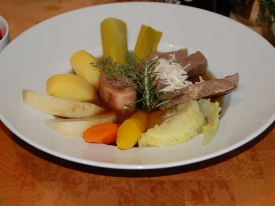 Rezept: POT - AU - FEU A L'ANCIENNE / SUPPENFLEISCH NACH ALTER ART Bild Nr. 10 POT - AU - FEU A L'ANCIENNE / SUPPENFLEISCH NACH ALTER ART - Rezept - Bild Nr. 10