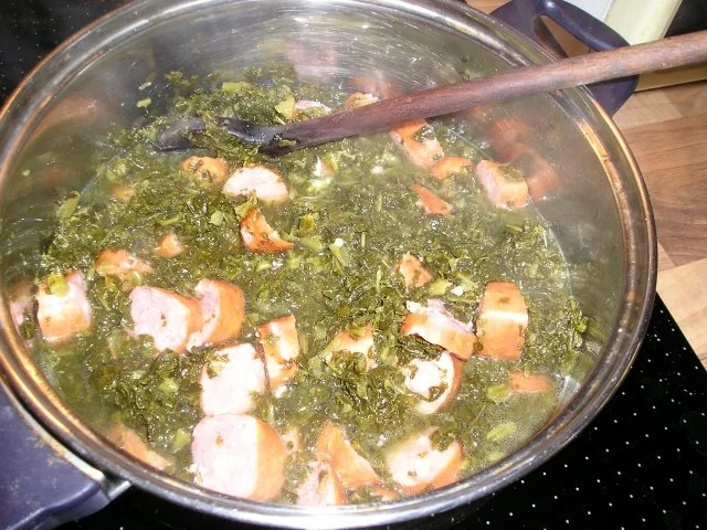 Rezept: Grünkohl mit Mettwürstchen und Kartoffeln Bild Nr. 2 Grünkohl mit Mettwürstchen und Kartoffeln - Rezept - Bild Nr. 2