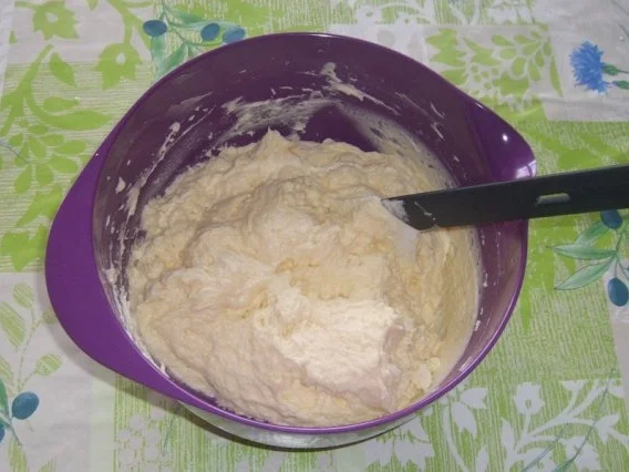 Rezept: Buttercreme-Schoko-Torte mit Kirschen Bild Nr. 4 Buttercreme-Schoko-Torte mit Kirschen - Rezept - Bild Nr. 4