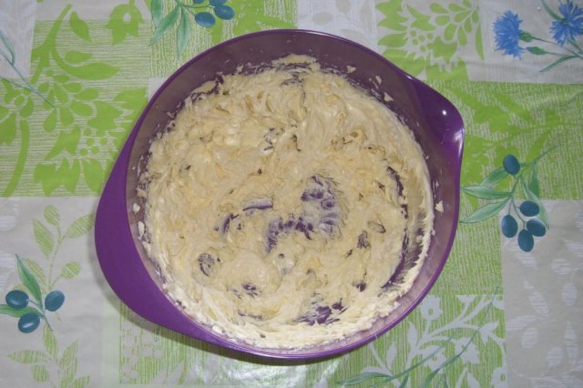 Buttercreme-Schoko-Torte mit Kirschen - Rezept - Bild Nr. 3