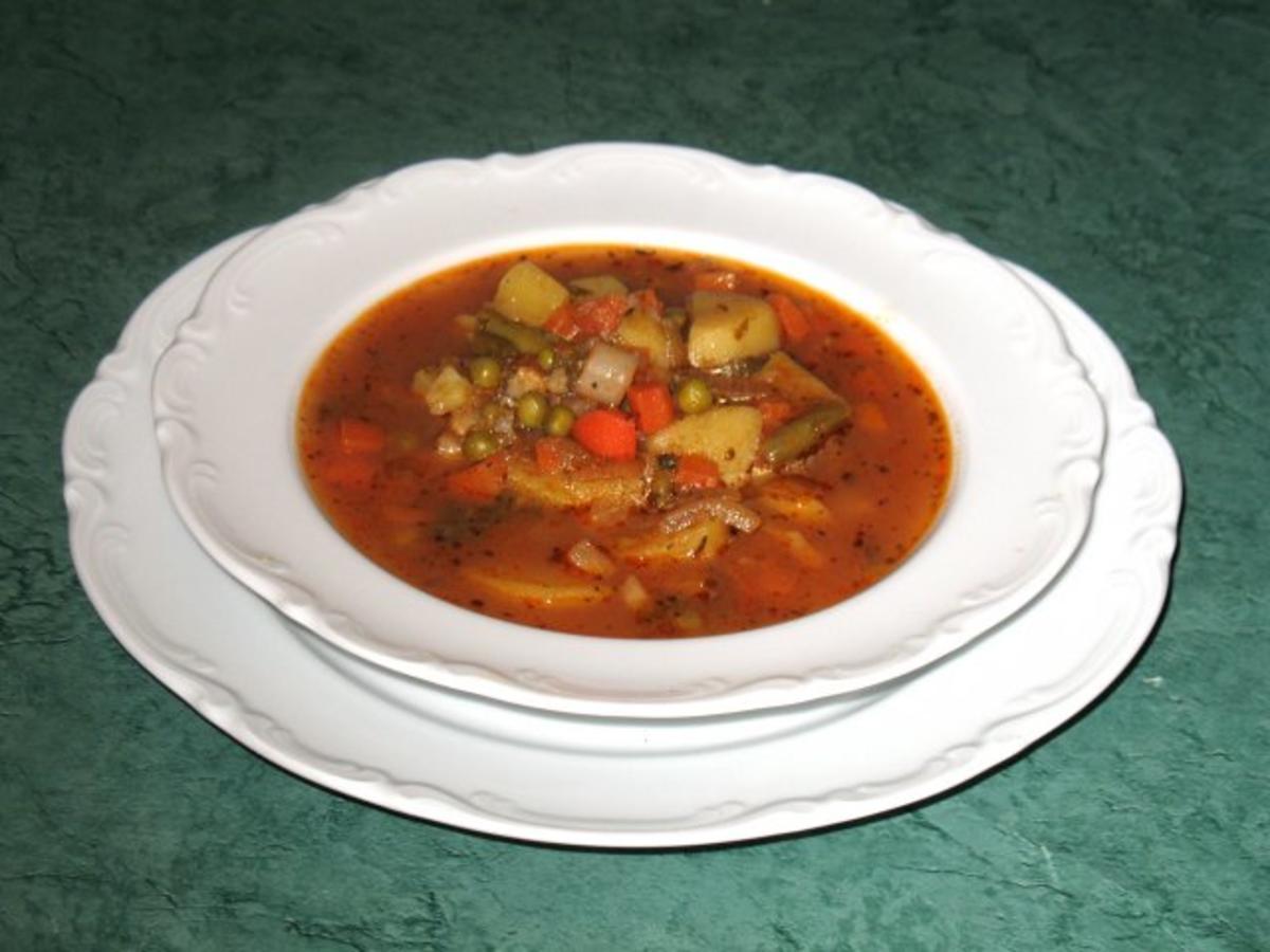 Suppe/Klar - Bunte mediterrane Gemüse-Kartoffelsuppe - Rezept