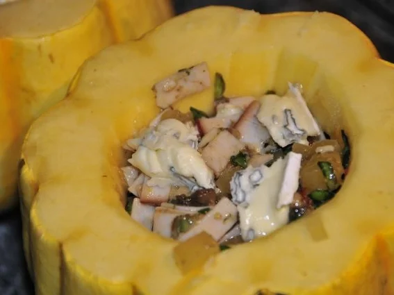 Rezept: Gorgonzola-Kürbis, gefüllt Bild Nr. 7 Gorgonzola-Kürbis, gefüllt - Rezept - Bild Nr. 7