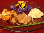 Gebratene Lammkeule mit überbackenem Tian und Holunder-Kartoffelpüree - Rezept