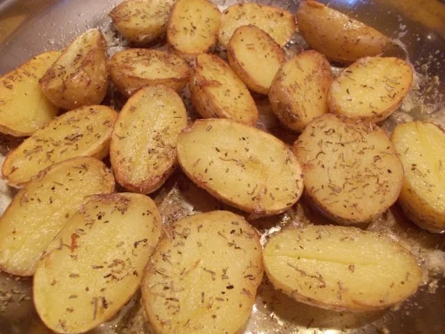 Rezept: ROSMARINKARTOFFELN mit PUTENSPIEßE und Salatbuquett Bild Nr. 2 ROSMARINKARTOFFELN mit PUTENSPIEßE und Salatbuquett - Rezept - Bild Nr. 2