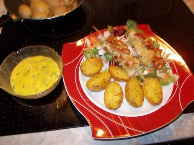 Rezept: ROSMARINKARTOFFELN mit PUTENSPIEßE und Salatbuquett Bild Nr. 3 ROSMARINKARTOFFELN mit PUTENSPIEßE und Salatbuquett - Rezept - Bild Nr. 3