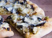 Auberginenpizza mit Oliven - Rezept