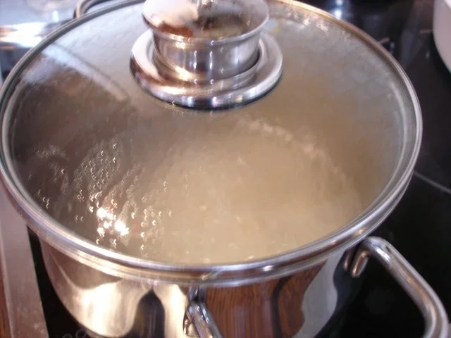 Rezept: Chinesische Knusperente auf Gemüsebett mit Erdnuss-Sauce und Reis Bild Nr. 10 Chinesische Knusperente auf Gemüsebett mit Erdnuss-Sauce und Reis - Rezept - Bild Nr. 10