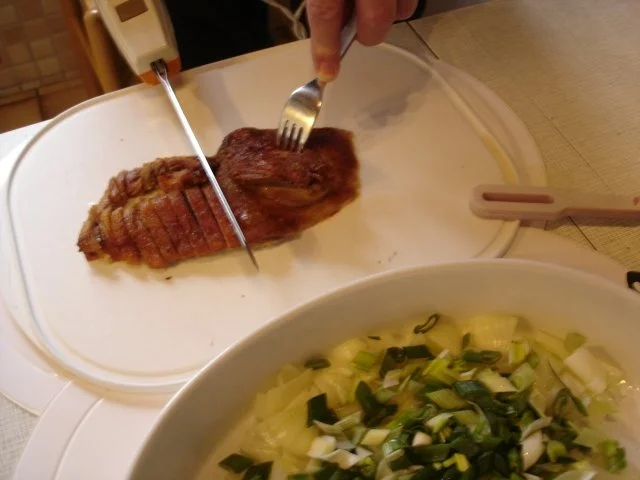 Rezept: Chinesische Knusperente auf Gemüsebett mit Erdnuss-Sauce und Reis Bild Nr. 16 Chinesische Knusperente auf Gemüsebett mit Erdnuss-Sauce und Reis - Rezept - Bild Nr. 16