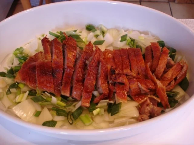 Rezept: Chinesische Knusperente auf Gemüsebett mit Erdnuss-Sauce und Reis Bild Nr. 18 Chinesische Knusperente auf Gemüsebett mit Erdnuss-Sauce und Reis - Rezept - Bild Nr. 18